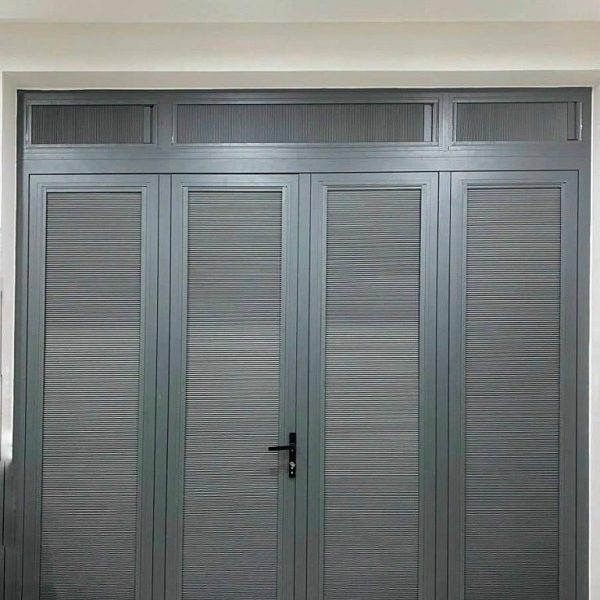 Rèm Tổ Ong Trên Kính