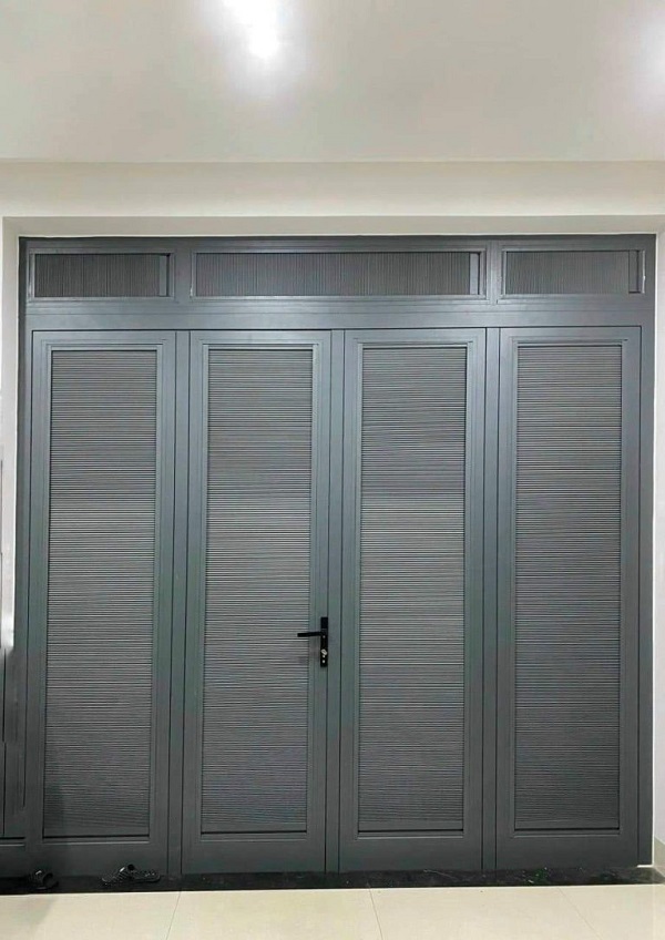 Rèm Tổ Ong Trên Kính
